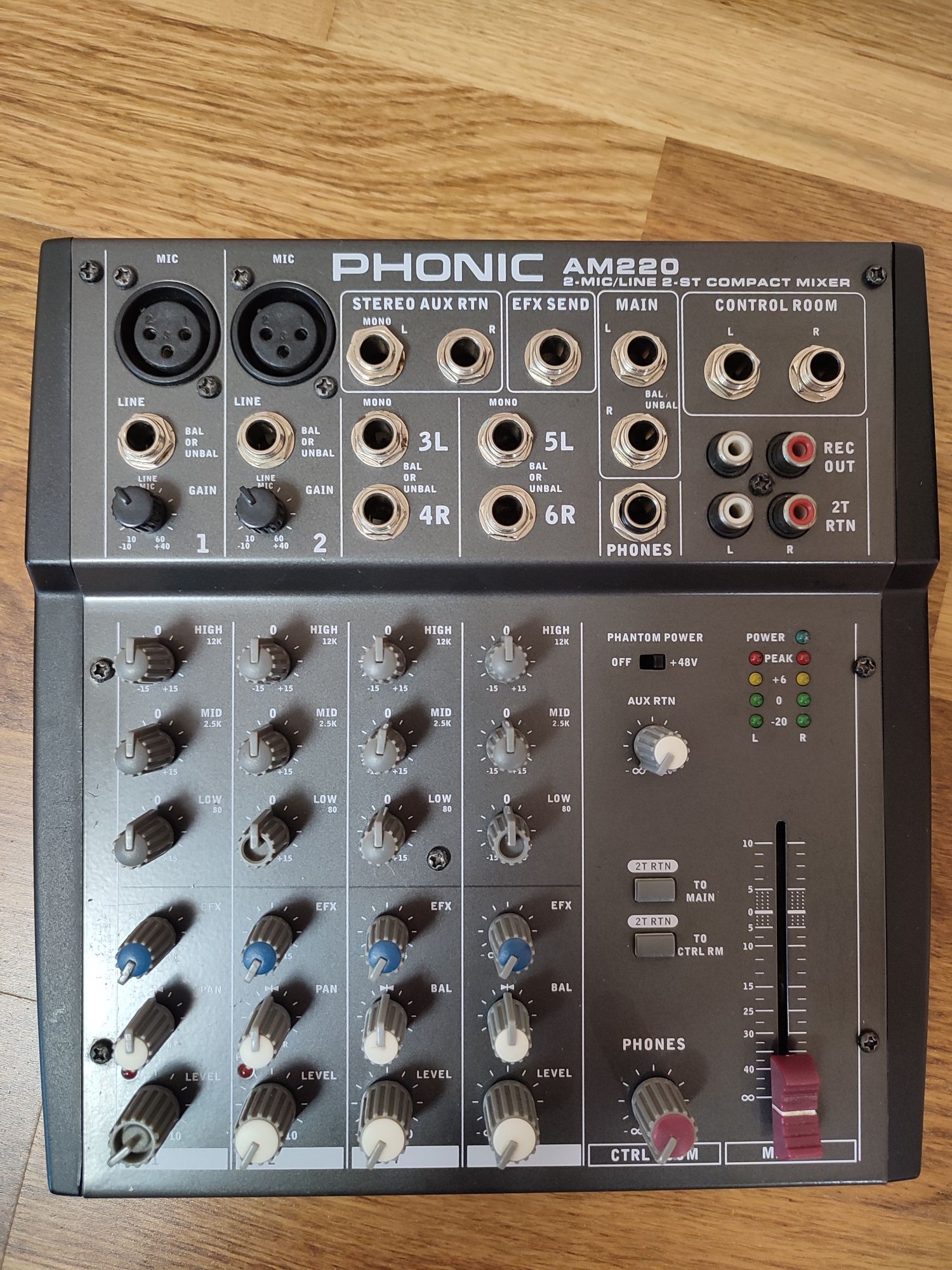 Мікшерний пульт PHONIC am 220