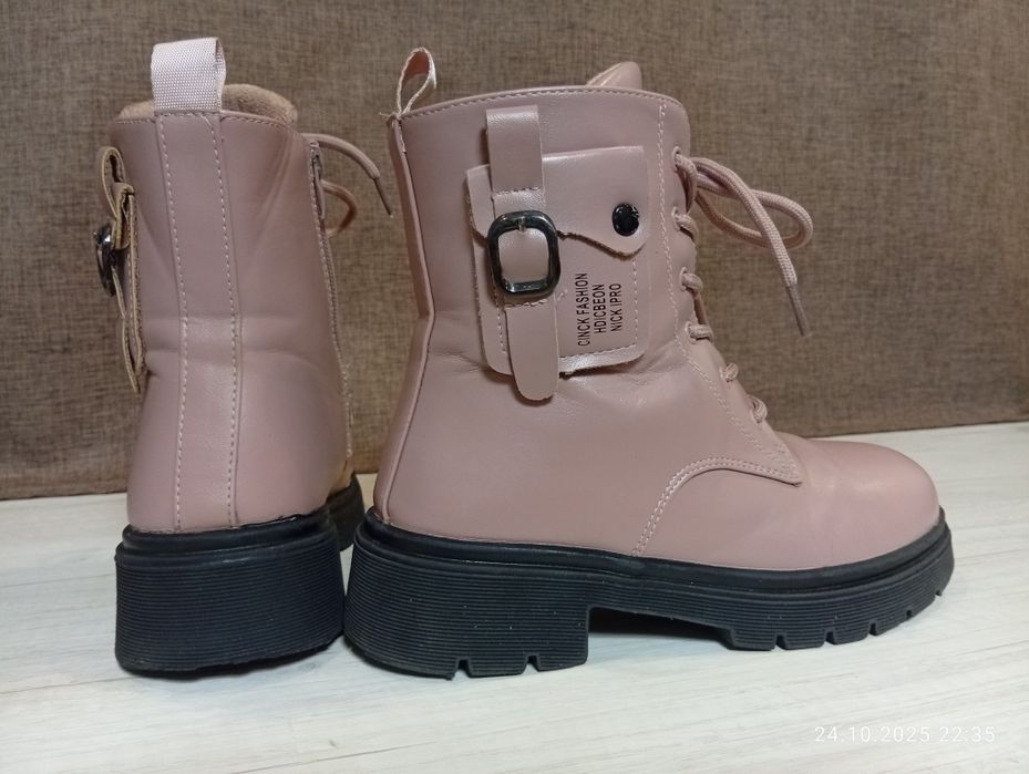 Зимові черевики для дівчинки 36 розмір