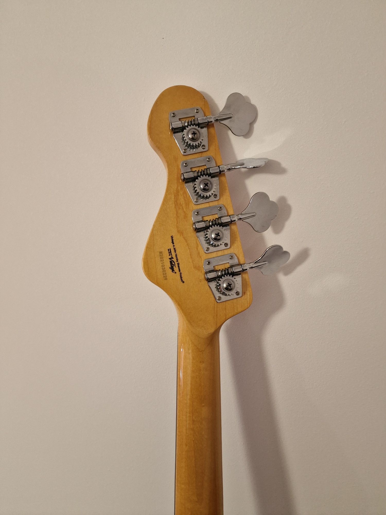 Gitara basowa ładny lakier Vintage Precision bass v4 Reissued series