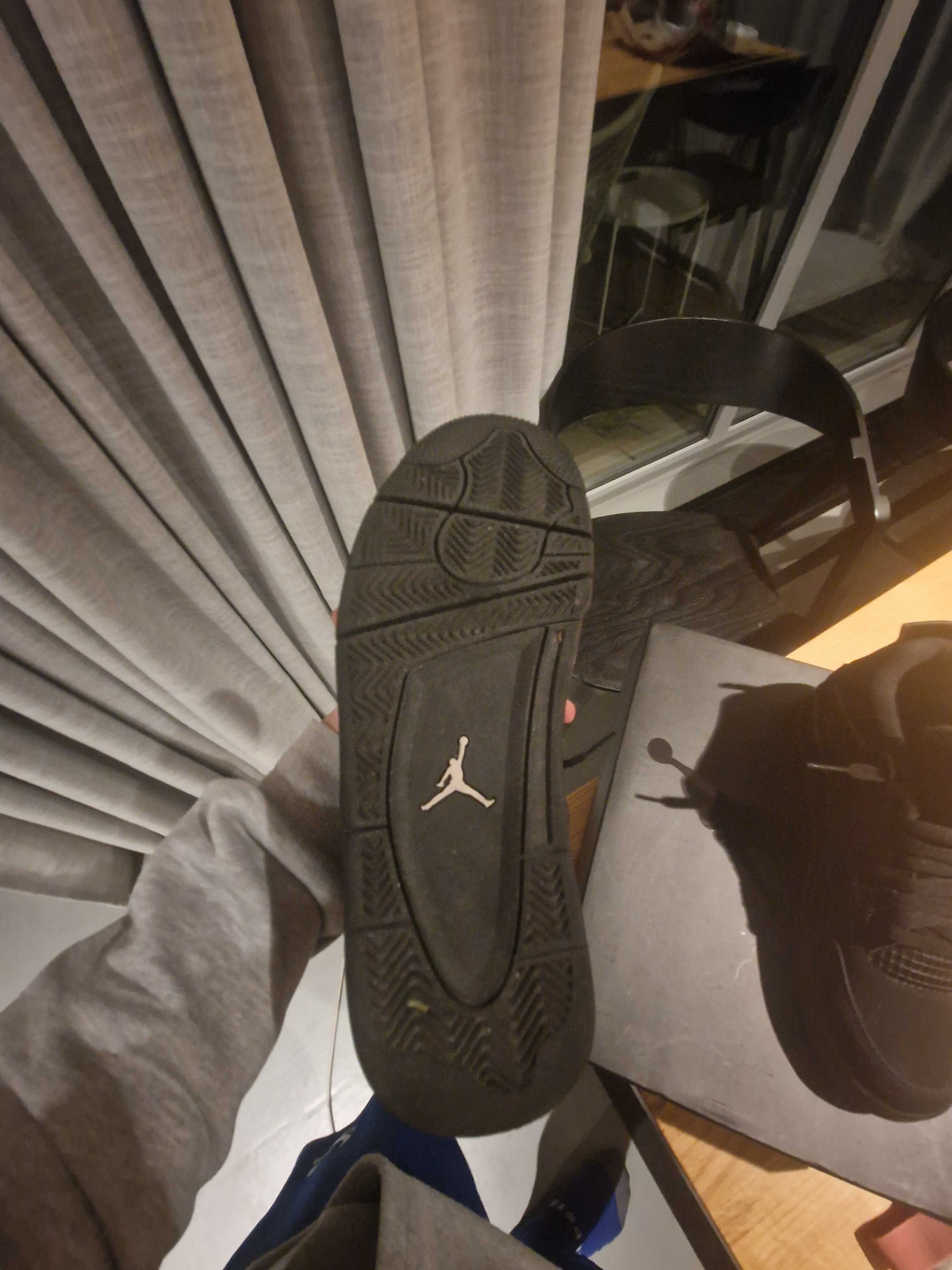 Jordan 4 black cat