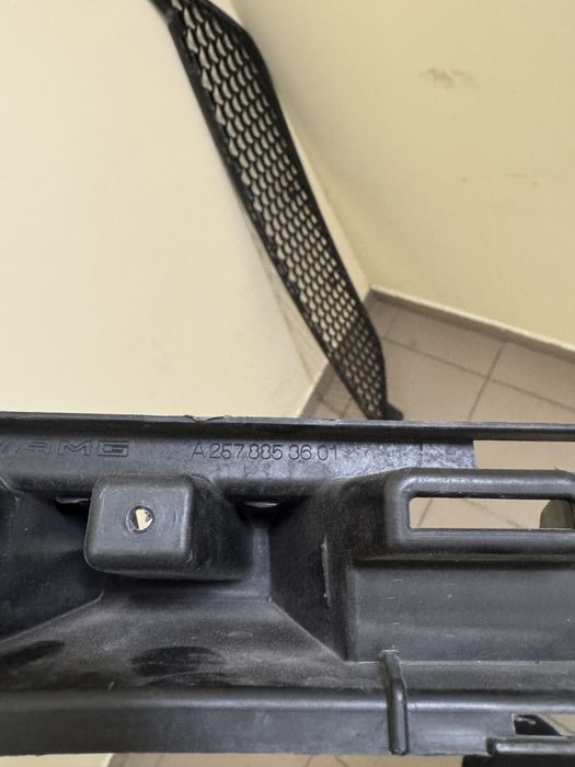 Mercedes CLS W257 (Хромова накладка, нижня решітка, кронштейн бамперу