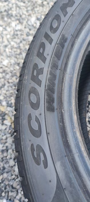 235/50/19 Pirelli Scorpion Winter 20r