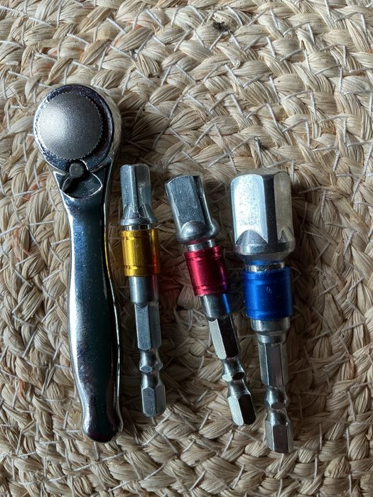 Високоякісний набір 4 пр трещотка 1/4 з перехідниками 1/4 3/8 1/2новий