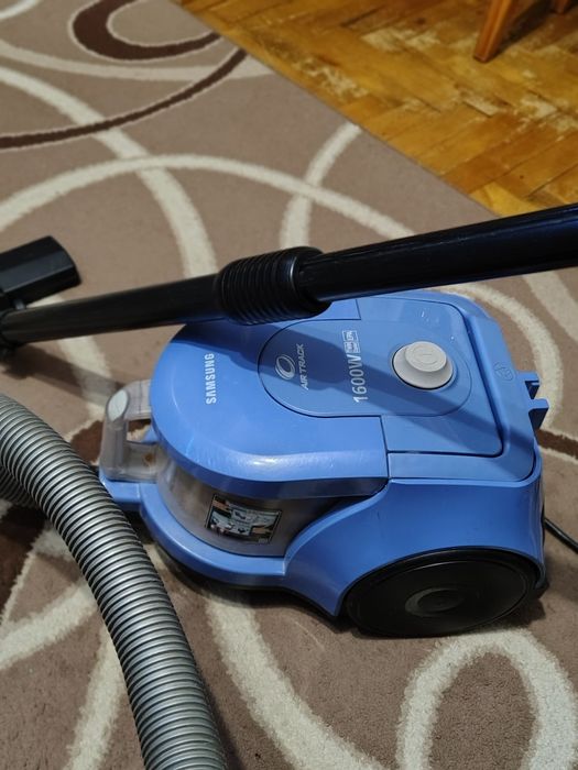 Продам пылесос Samsung SC4326 1600W