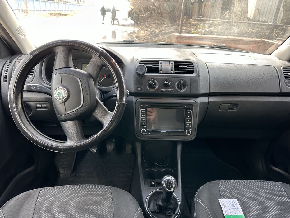 Оренда машини в таксі Skoda Fabia 1,4 Газ