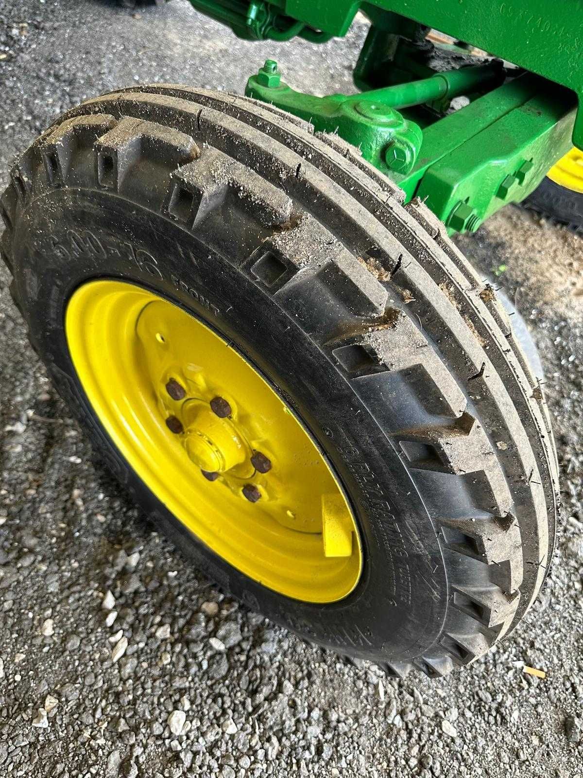 John deere 1030 .