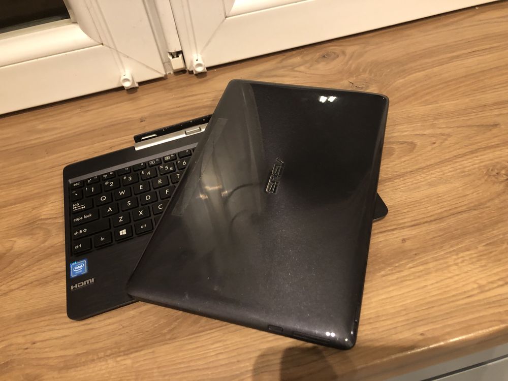 ASUS T100TA Laptot/ tablet