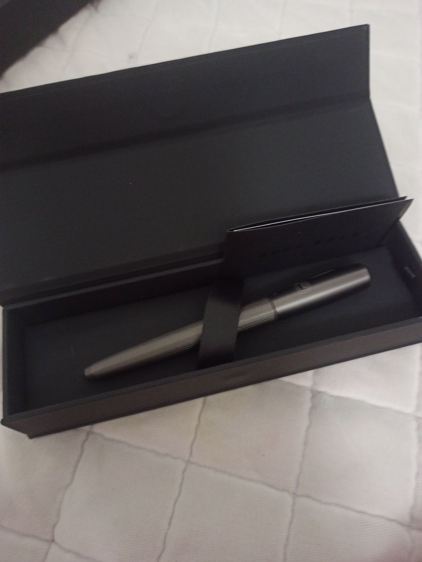 Caneta Rollerball Hugo Boss pure matte dark chrome