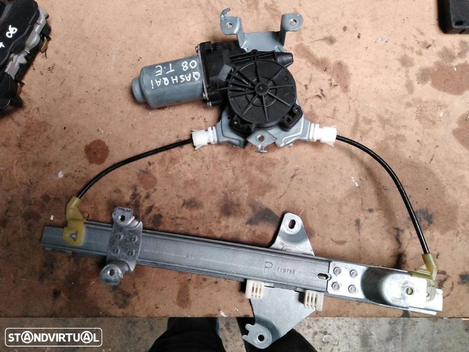 NISSAN QASHQAI J10 ELEVADOR ELÉCTRICO TRAS ESQ