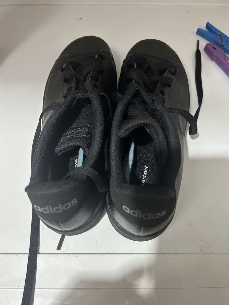 Sapatilhas adidas originais tamanho 37.5 new balance