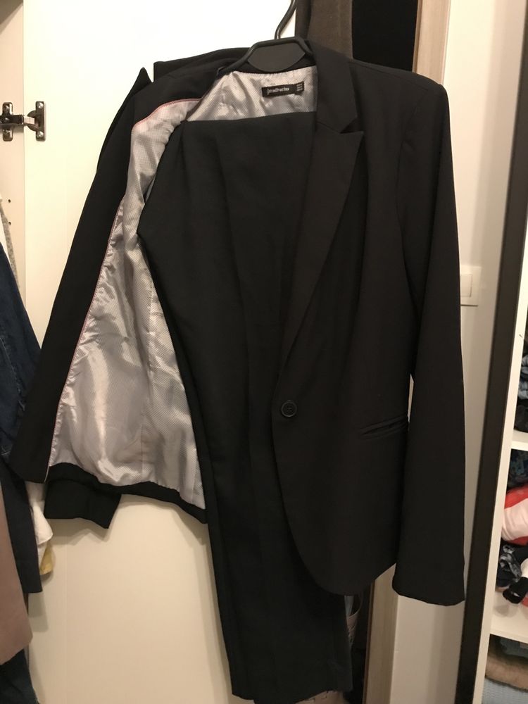 Stradivarius L/40 czarny garnitur damski