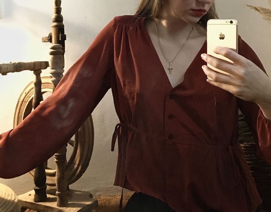 Блуза бордового кольору