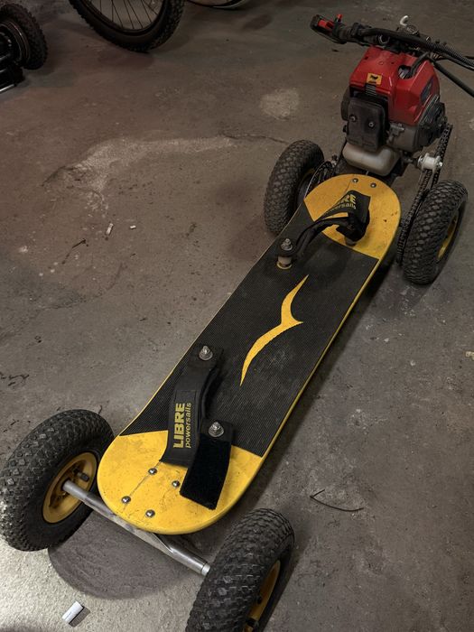 Moutainboard spalinowy