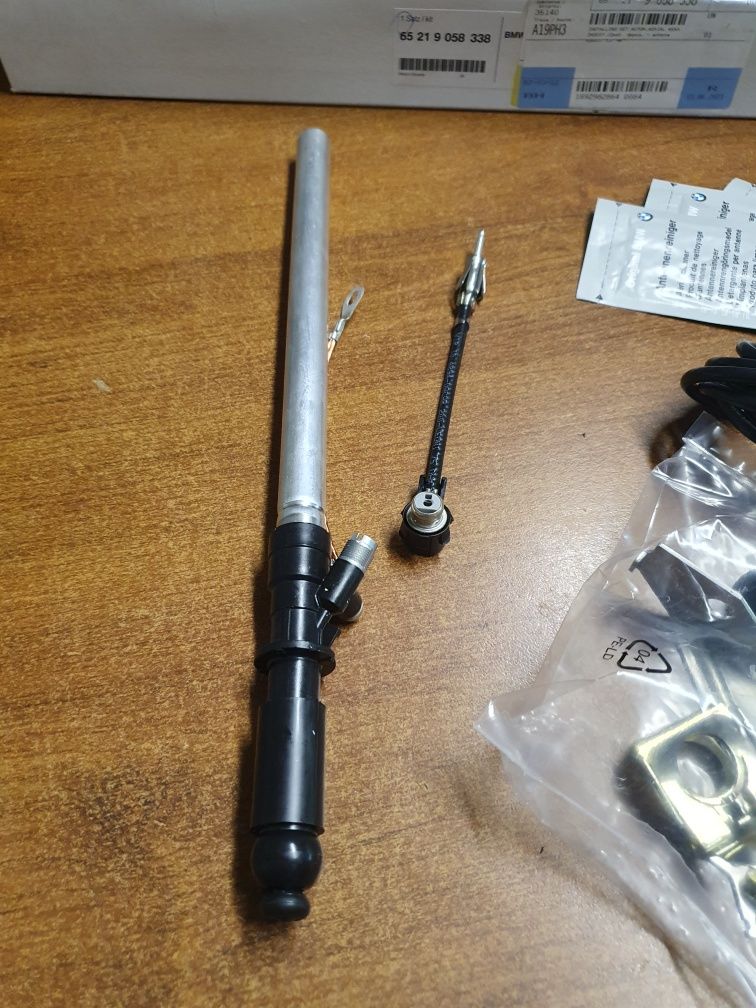 BMW E30 Nowa Antena Tył Tylna Manualna Komplet Oryginał HIRSCHMANN BMW