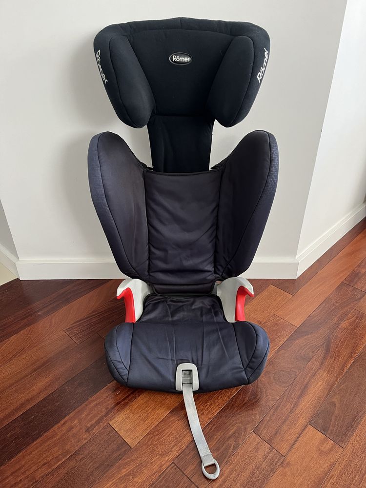 Fotelik marki Britax Römer, model KidFix SL 15-36 kg