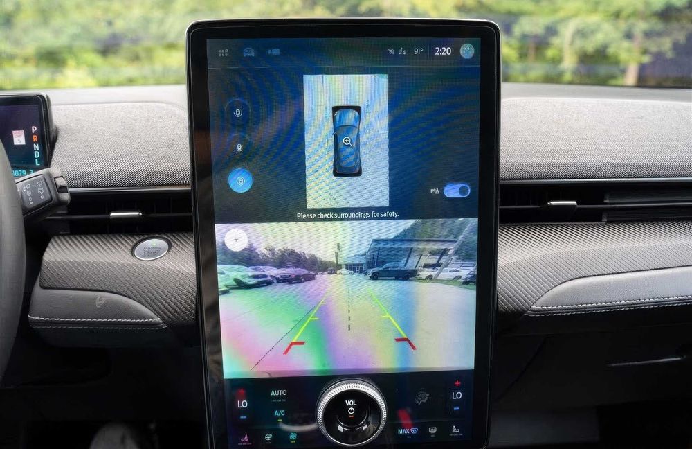 Ford Mustang Mach-E Premium      2022