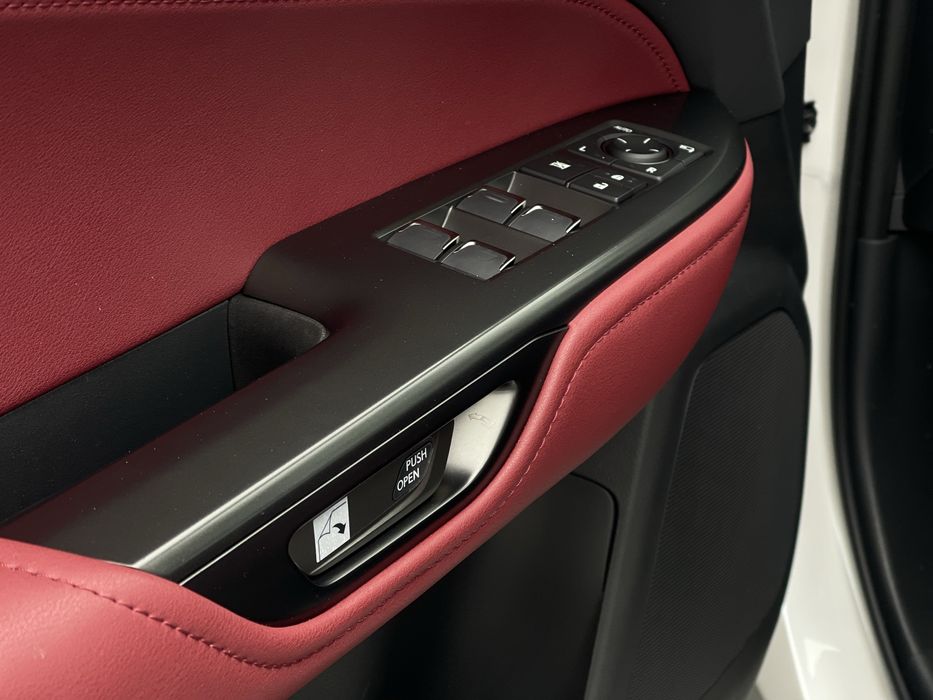 LEXUS NX250 2024 14 тыс км