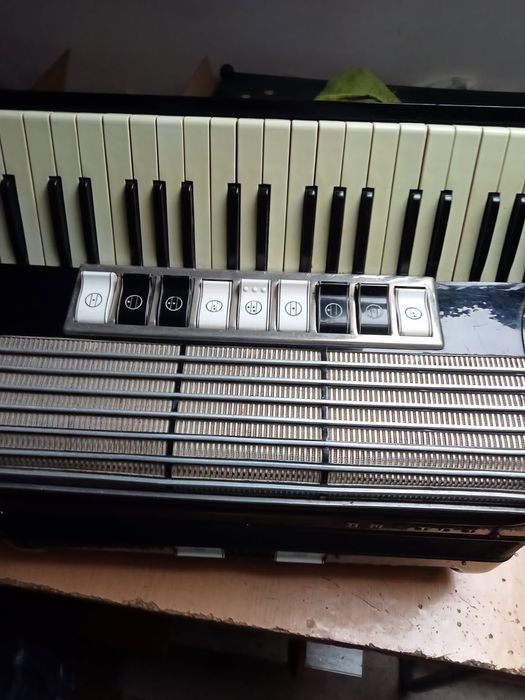 Akordeon Hohner Carmen III M 120