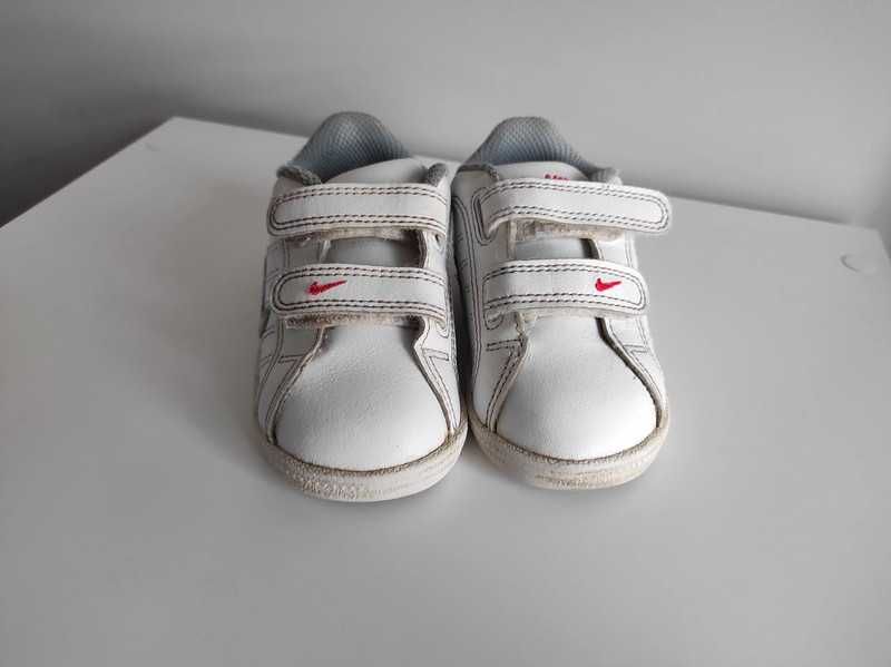 Buty sportowe białe dziecięce Nike r 21, 5 cm