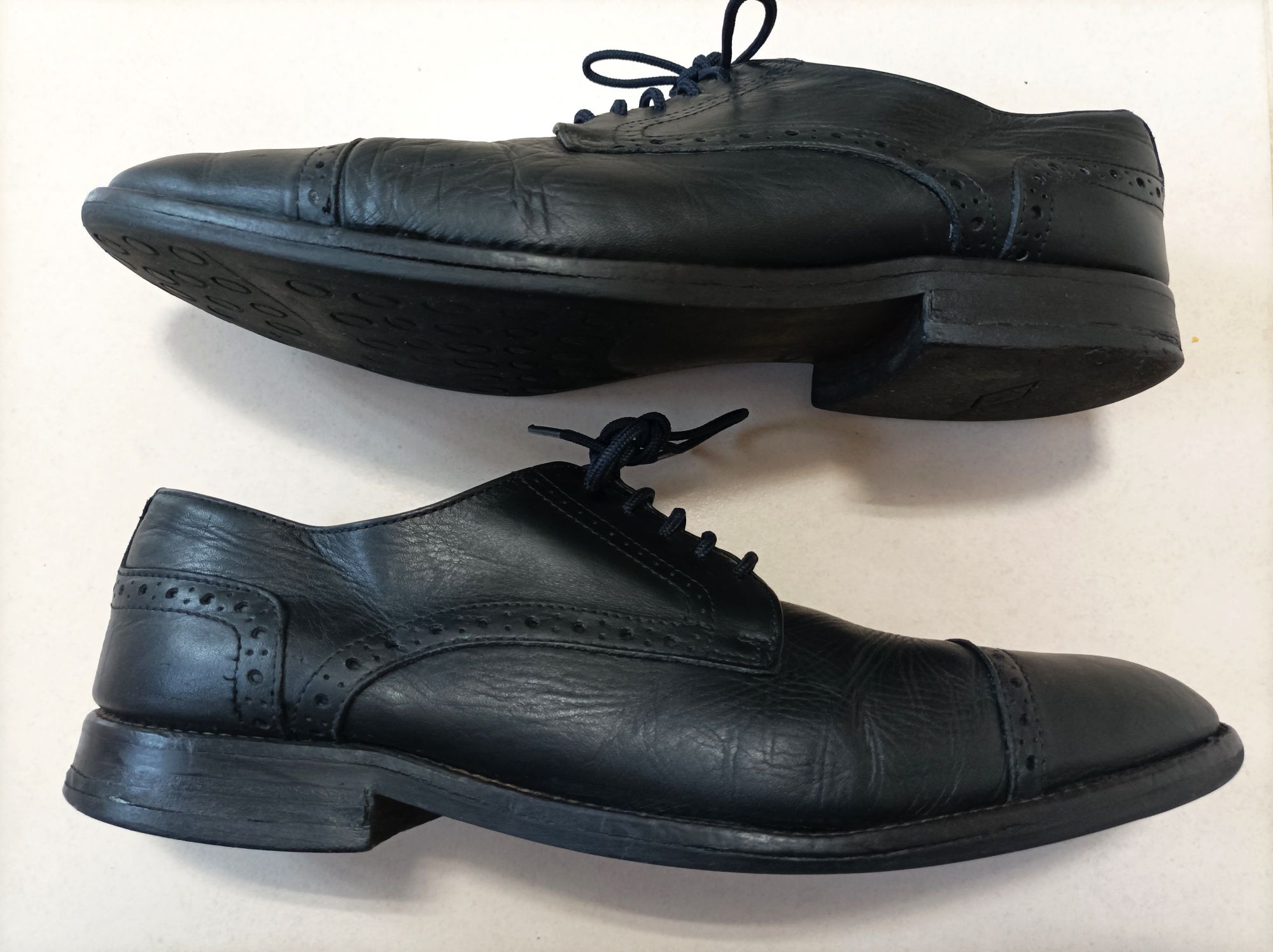 Sapatos Oxford Pretos para Homem - Pele Genuína (T. 45)