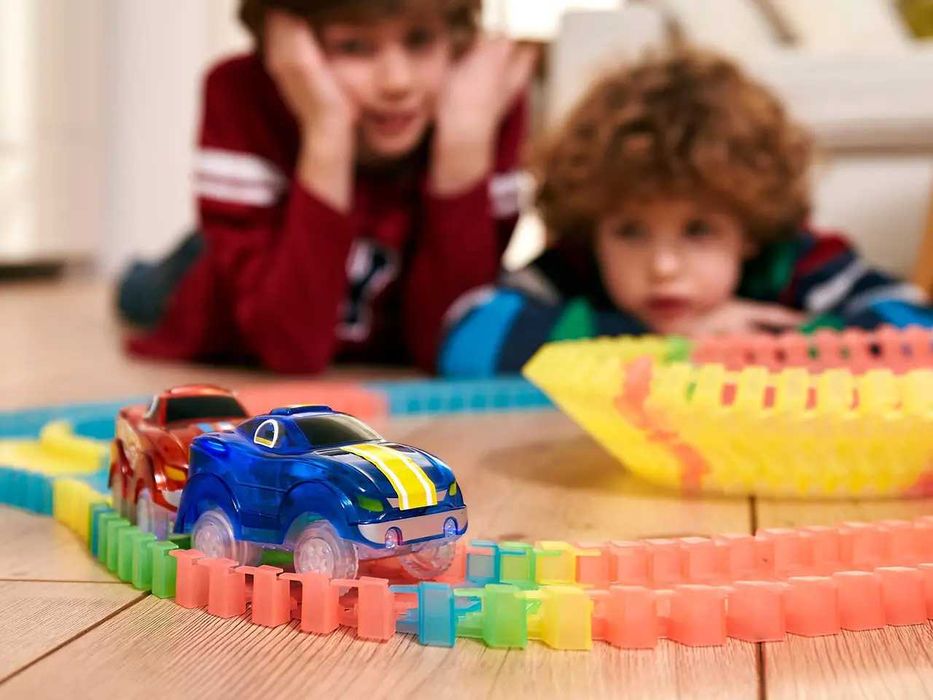 Детская трасса с машинкой Magic Tracks дорога на 220 деталей