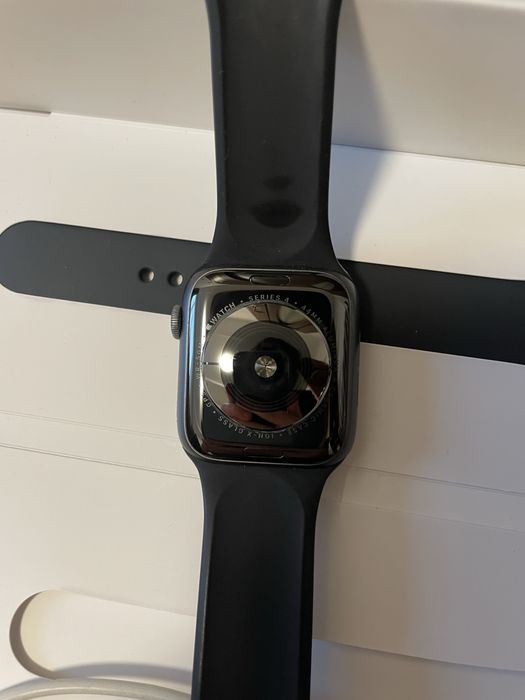 Apple watch 4 44mm space gray aluminium case