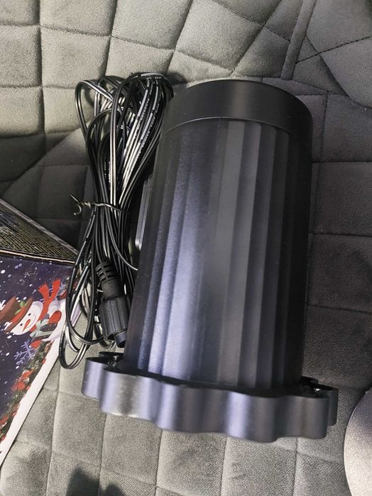 Проектор сніжинок, можна на подарунок-казкове свято вдома/на вулиці