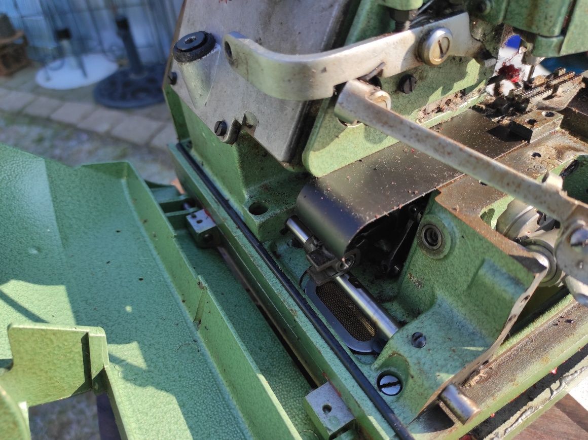 Overlock textima na części