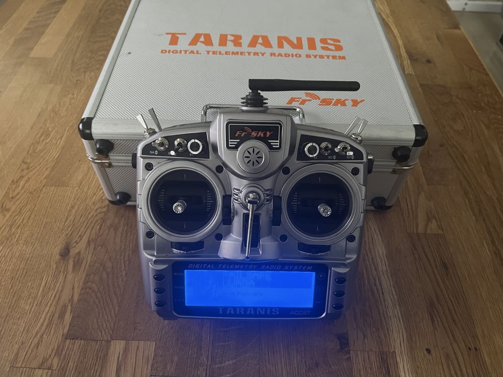 Radio FRSKY Taranis x9D