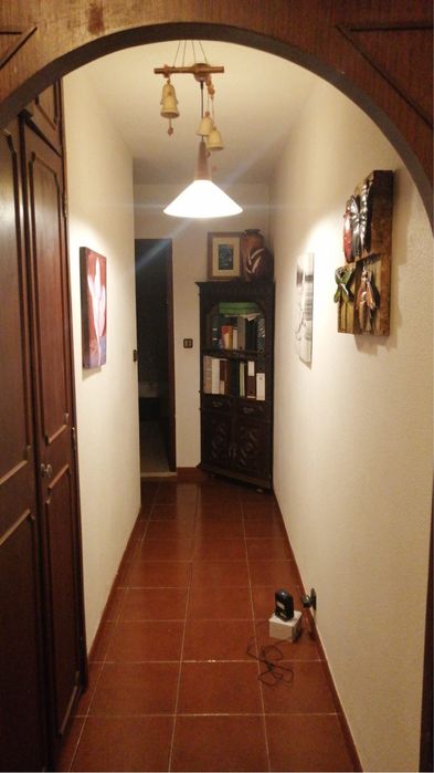 Aluga-se quarto em Santa António dos Cavaleiros