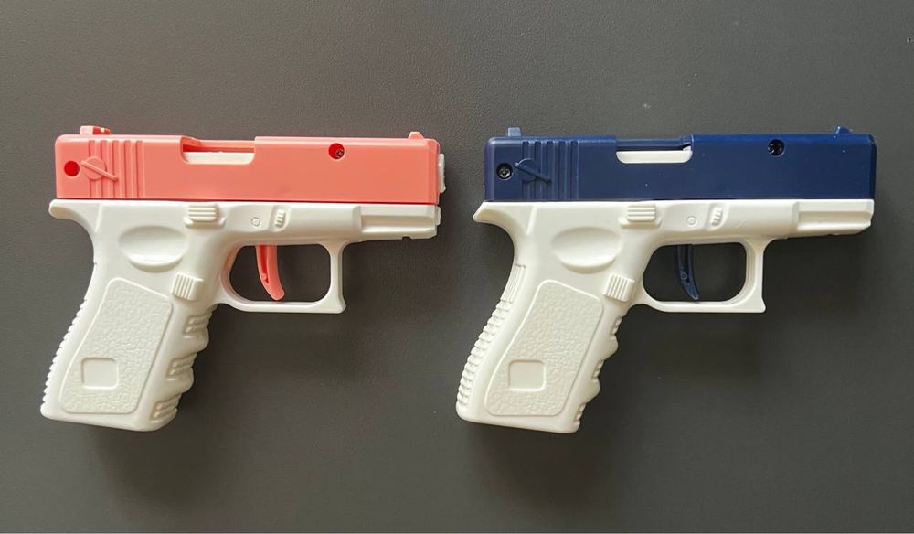 Водный пистолет. Водяной пистолет. Водная игрушка новый Glock