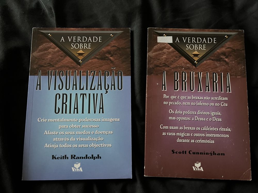 2 livros (visualizacao e bruxaria)