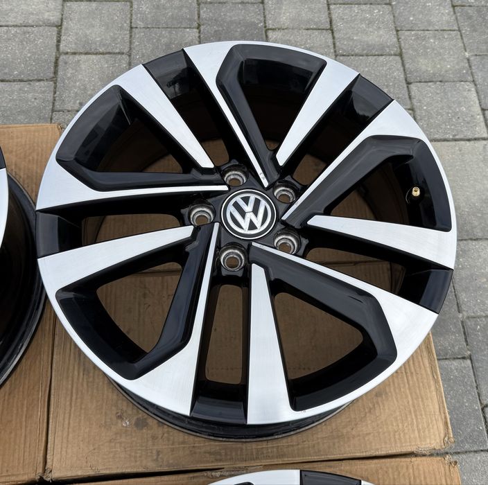 Felgi Volkswagen 17" 5x112 Tiguan Sharan Passat Golf T-Roc et40 7J