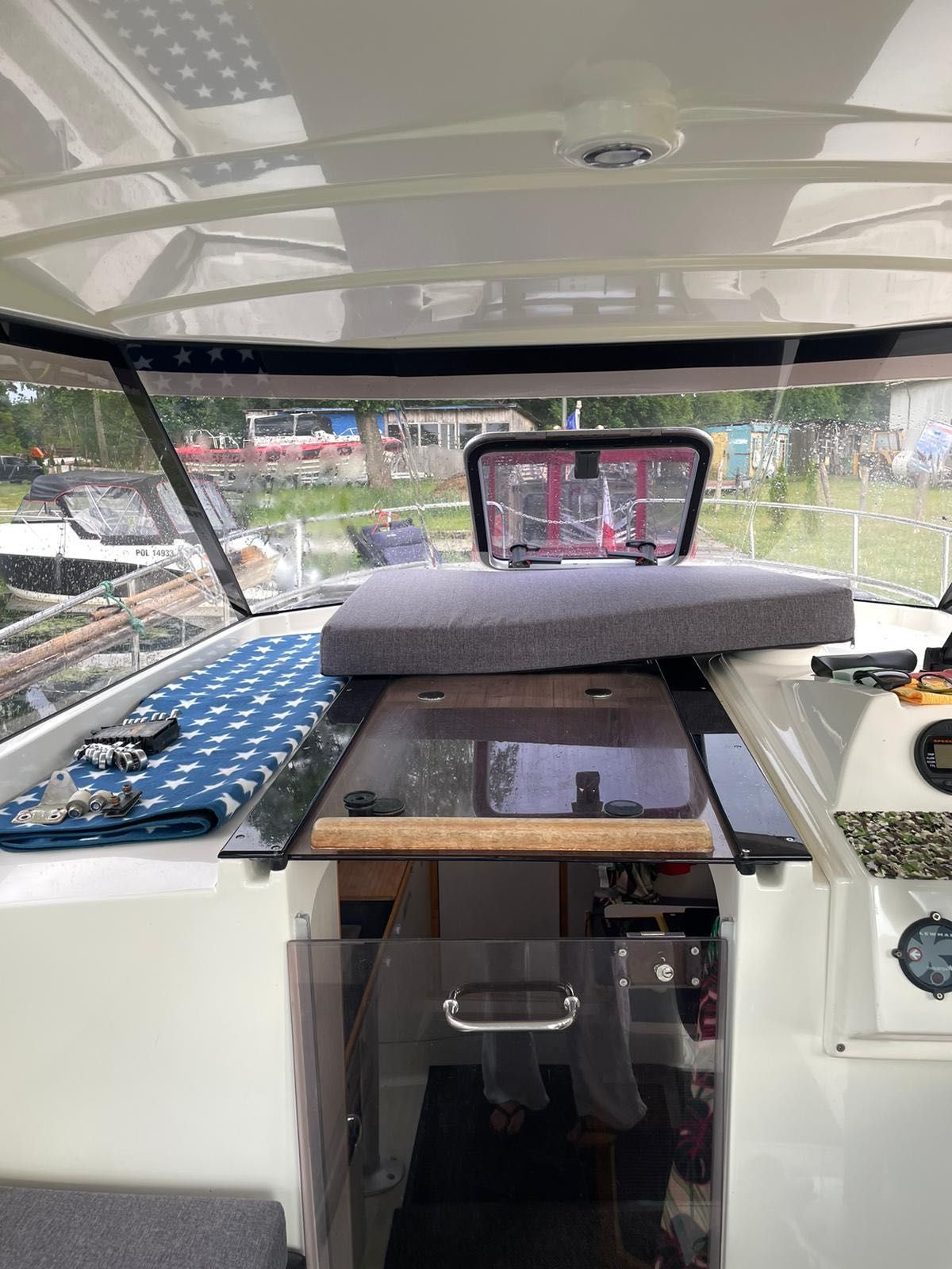 House boat jacht Nautica 830 salon Polska prywatna zamiana