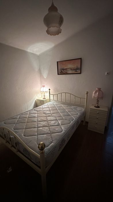 Cama,cabeceira,colchão