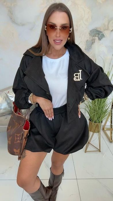 Piękny komplet zamszowy szorty marynarka trzy kolory Lola bianka