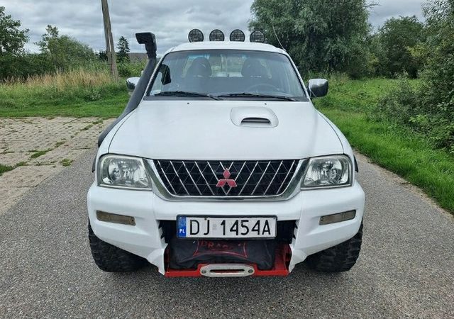 Mitsubishi L200 дизель для военных