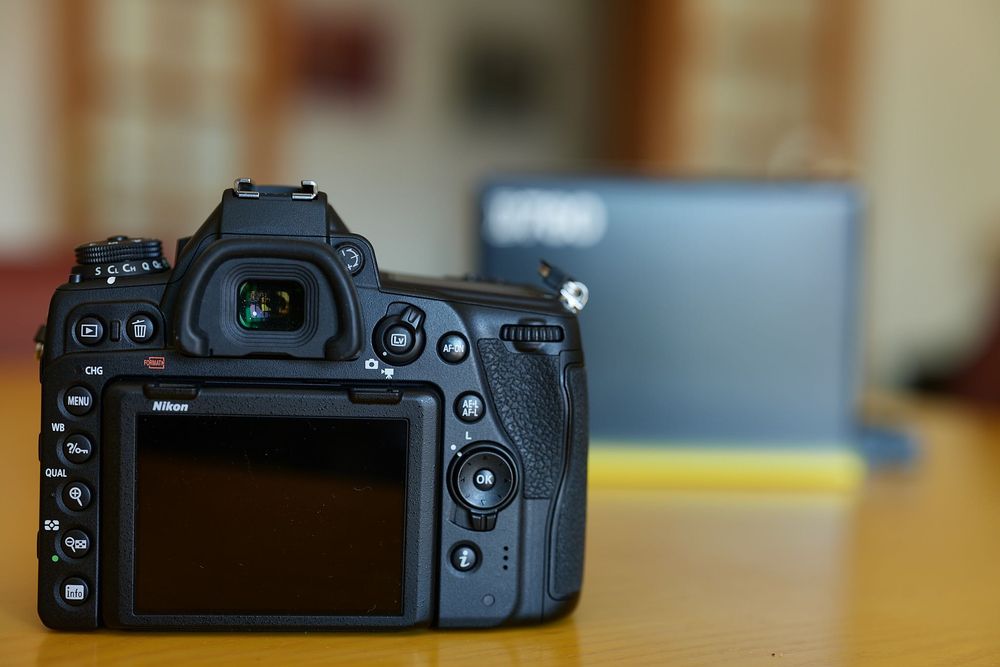 Nikon D780 (Corpo) - Como nova.