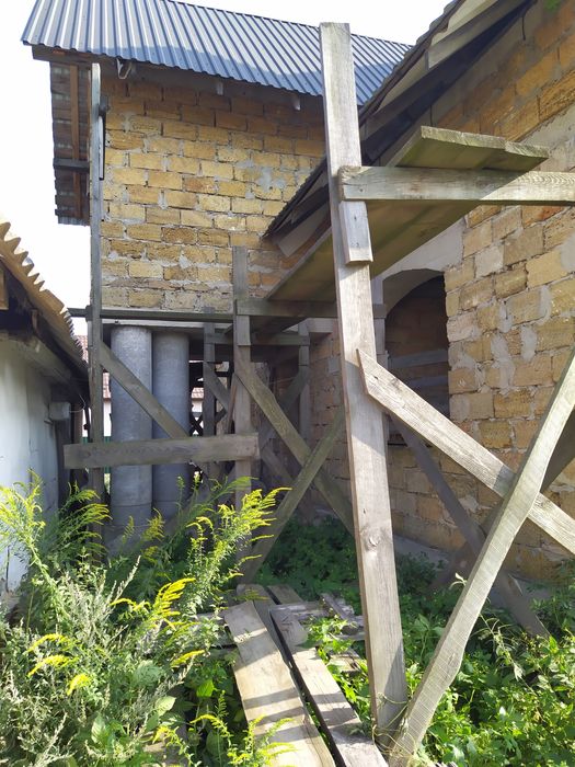 Продам 2 будинки..25 соток!!!