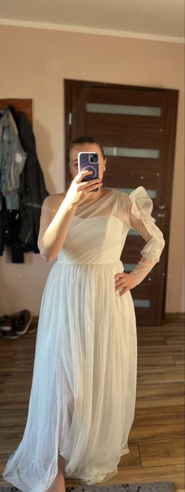 Suknia ślubna z brokatem