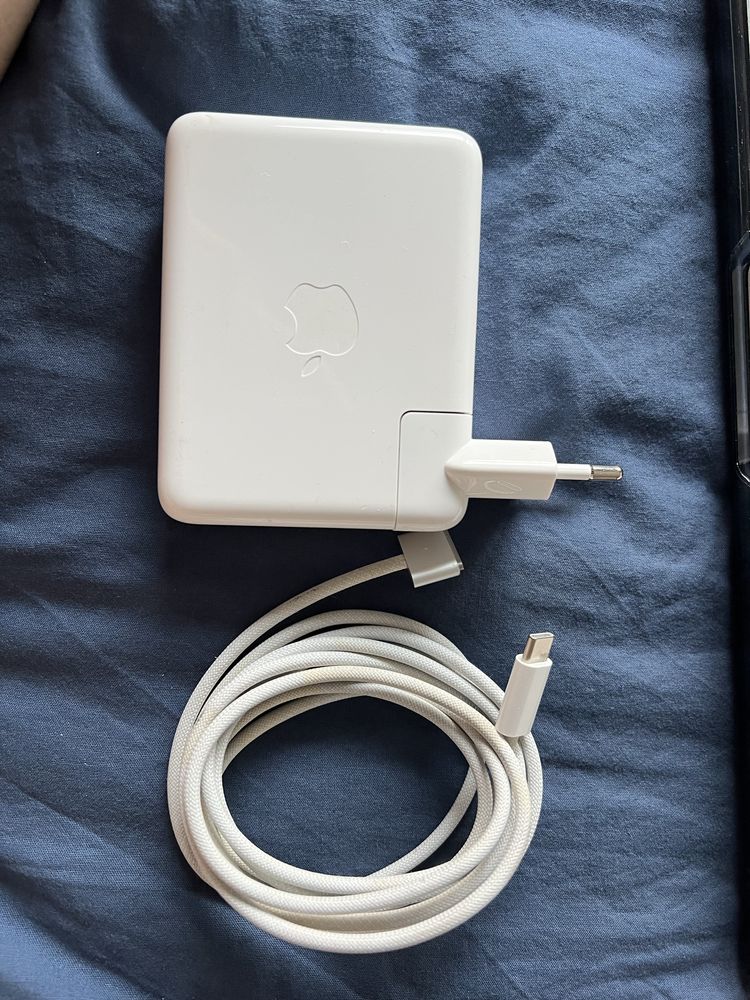 MacBook Pro 16” (M1 Pro, 16 GB RAM, 512 GB SSD)