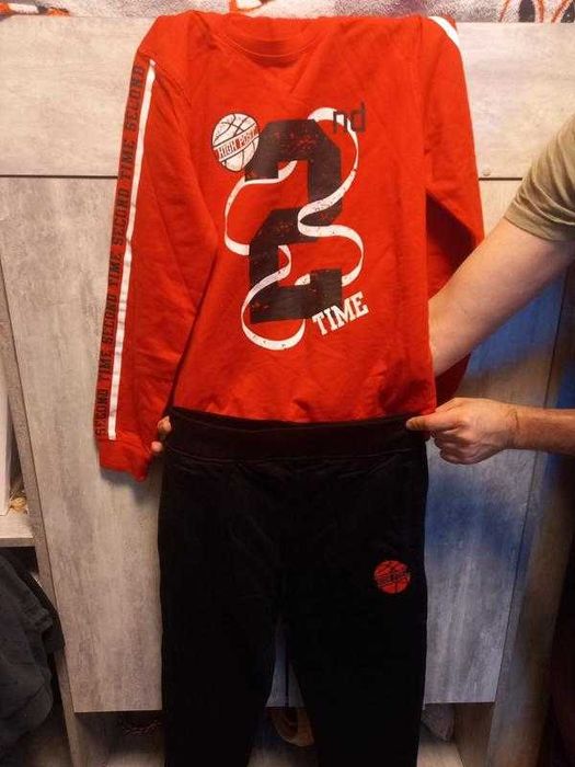 плотний костюм piazza italia 100% ,бавовна розмір 11-12