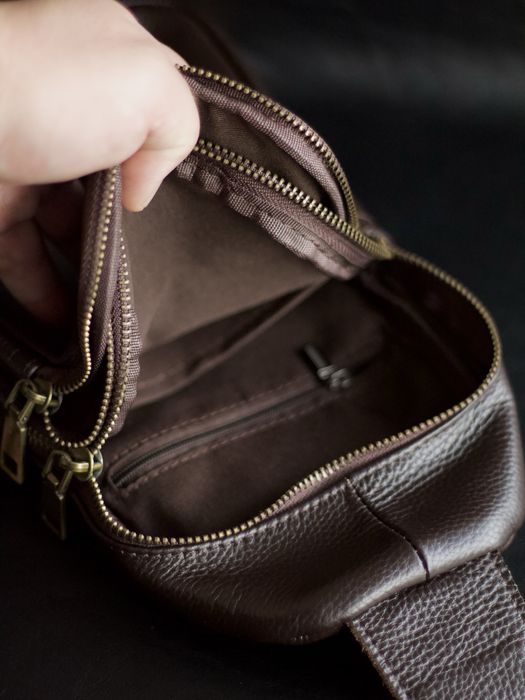 Шкіряна чоловіча сумка слінг. Бананка мужская кожаная.