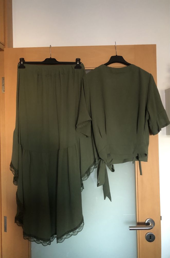 conjunto saia e camisa verde
