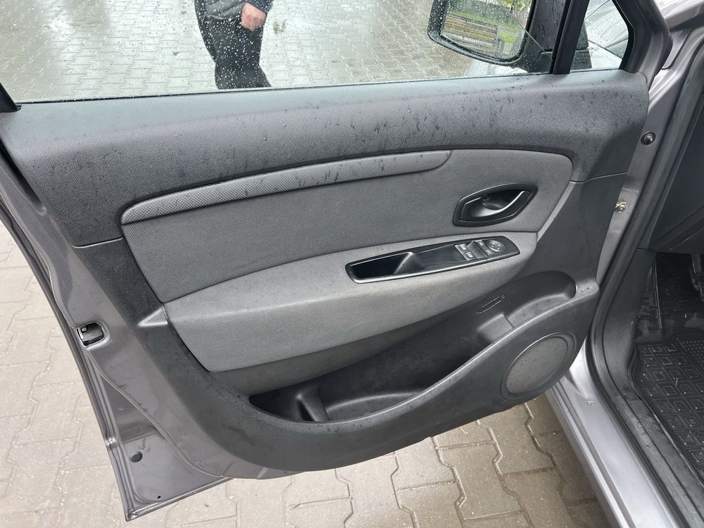 Сценік 2009 рік 1.5 диз 6ст обмін на інше авто