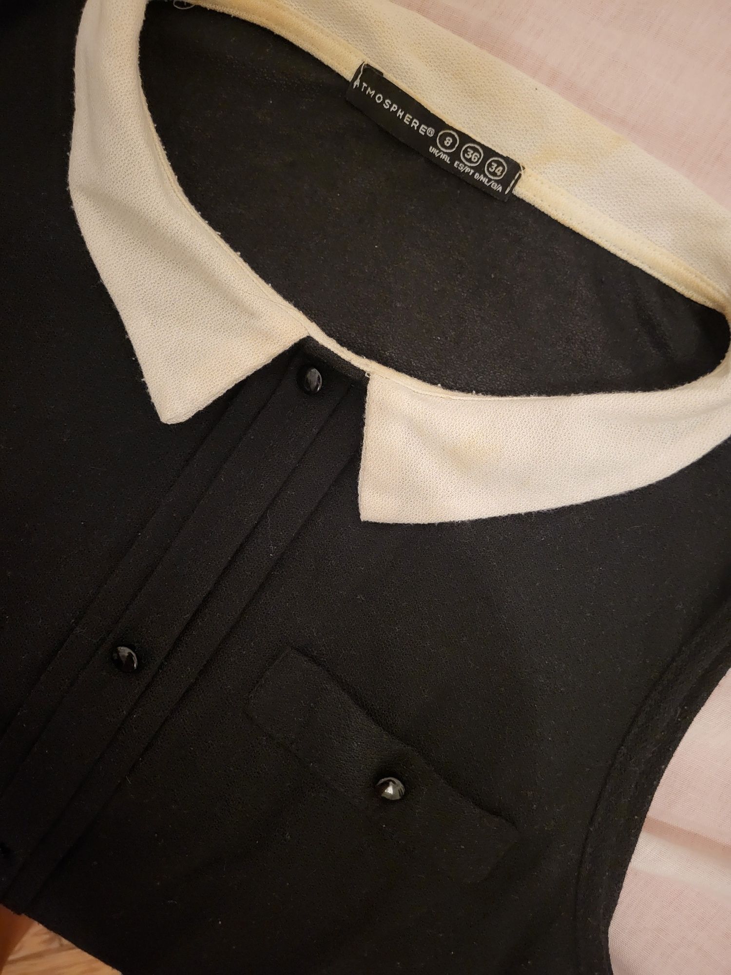 Top preto c/ gola branca | Primark