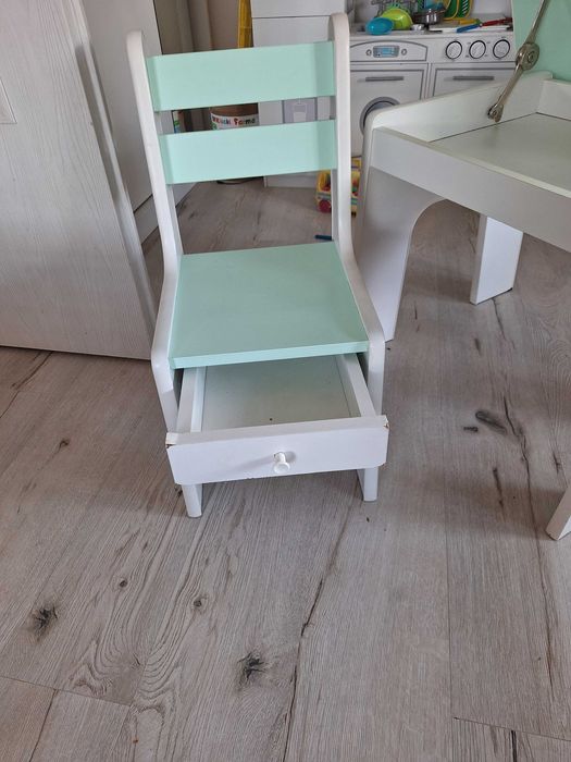Zestaw mebli dziecięcych stolik + krzesełko / masywne