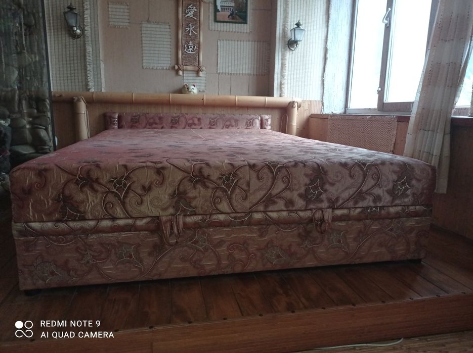 Ліжко двоспальне дерев'яне