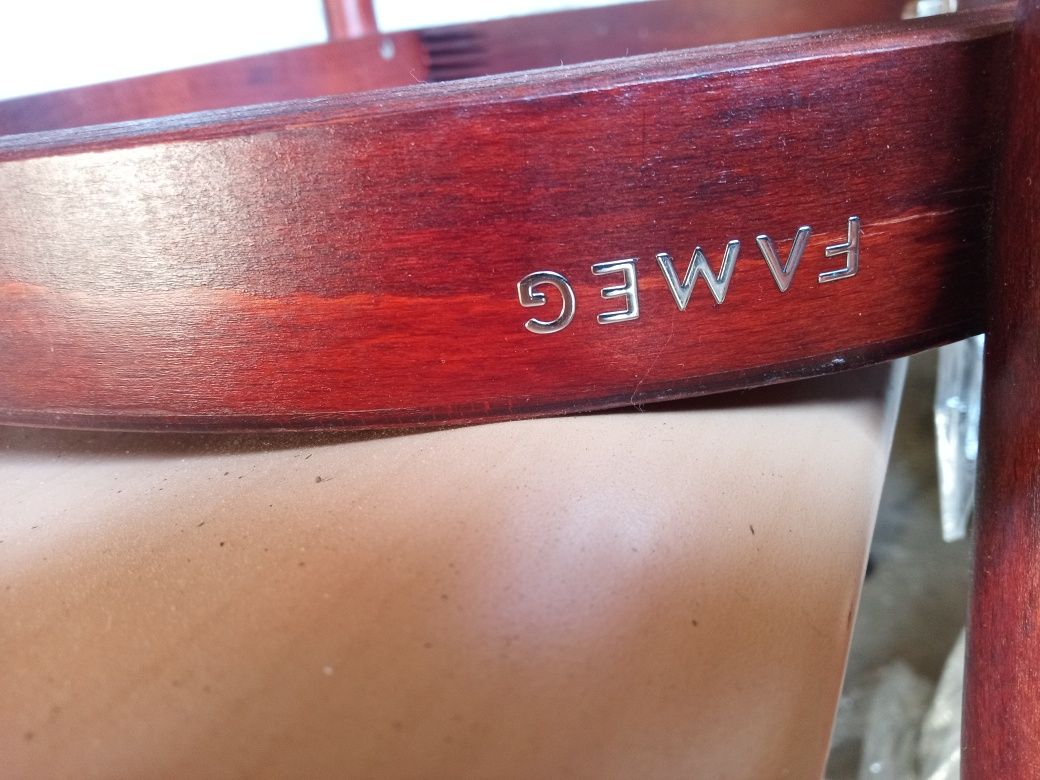 Komplet stół z krzesłami fameg