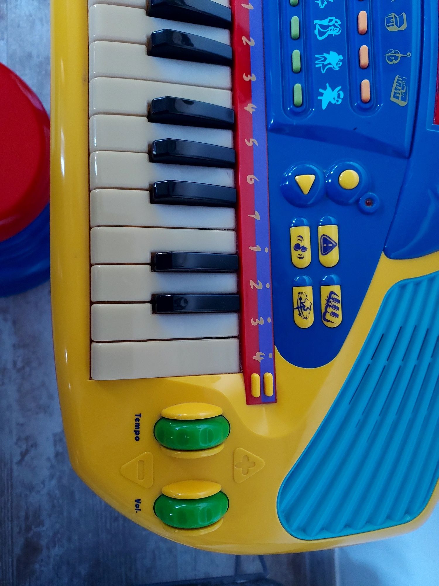 Piano criança a pilhas